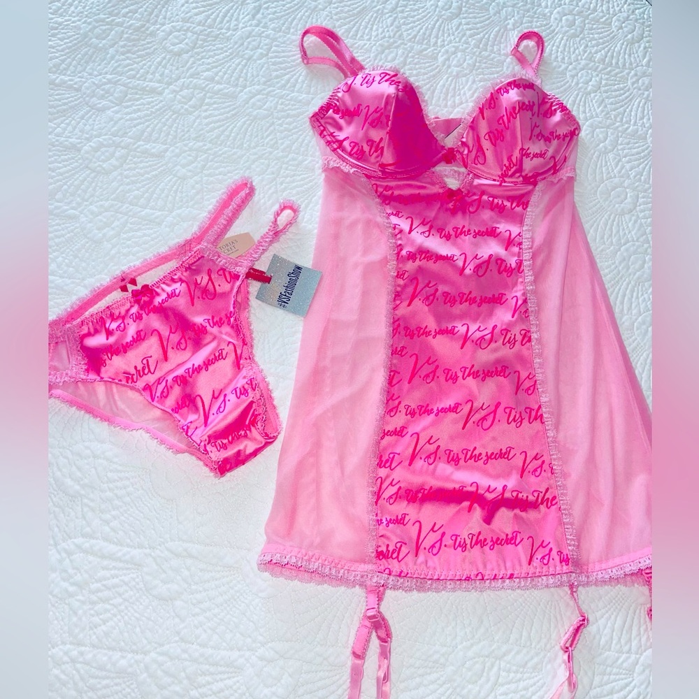 Victoria’s Secret 2 Pc Fashion Show Longline Bustier Garters Lingerie Panties